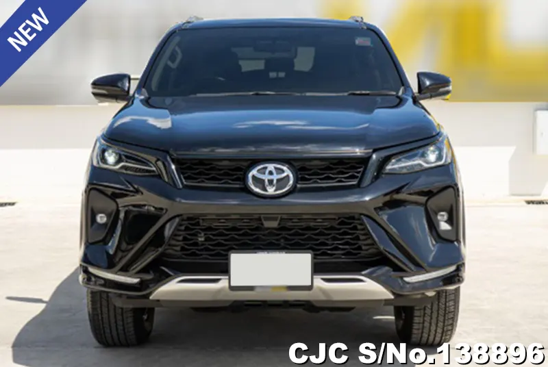 Toyota Fortuner in Black for Sale Image 3