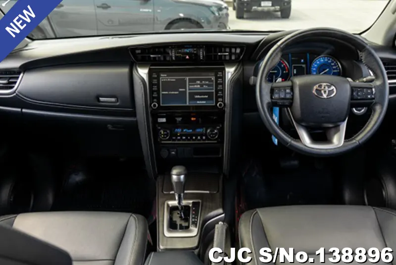 Toyota Fortuner in Black for Sale Image 4