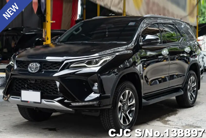 Toyota Fortuner in Black for Sale Image 3