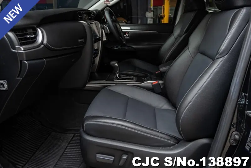 Toyota Fortuner in Black for Sale Image 8