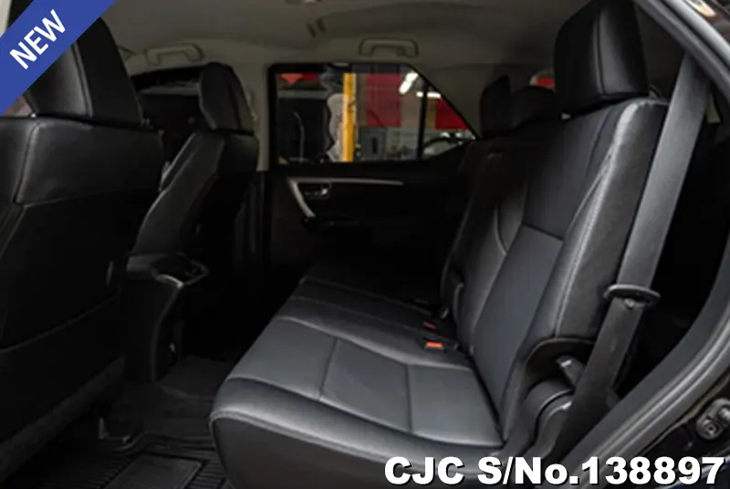 Toyota Fortuner in Black for Sale Image 10