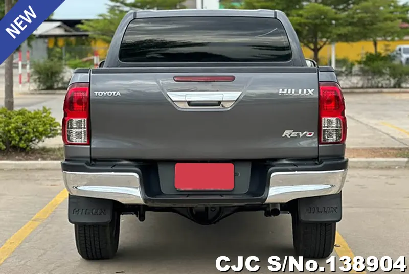 Toyota Hilux in Gray for Sale Image 5