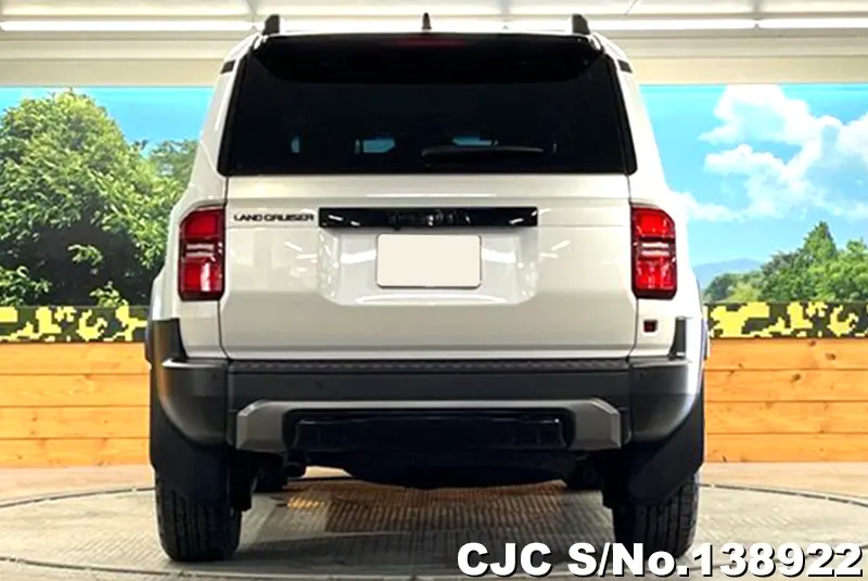 Toyota Land Cruiser 250 in Pearl for Sale Image 5