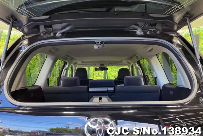 Toyota Land Cruiser Prado in Black for Sale Image 8