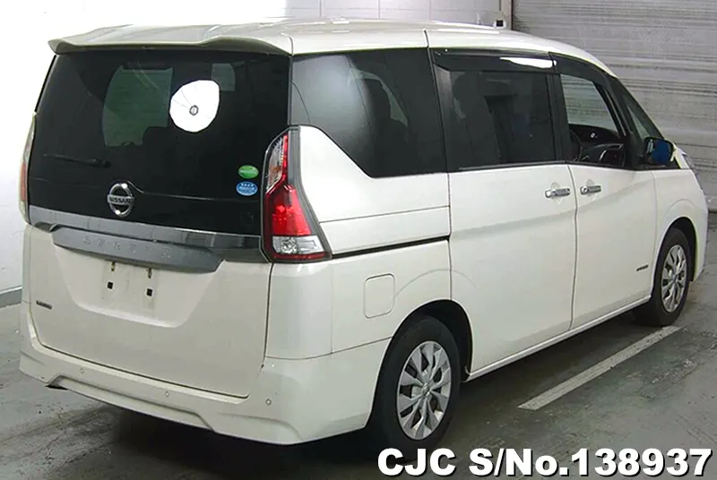 Nissan Serena in Pearl for Sale Image 2