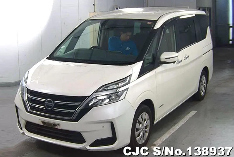 Nissan Serena in Pearl for Sale Image 3