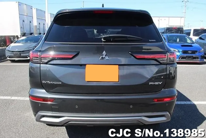 Mitsubishi Outlander in Gray for Sale Image 2
