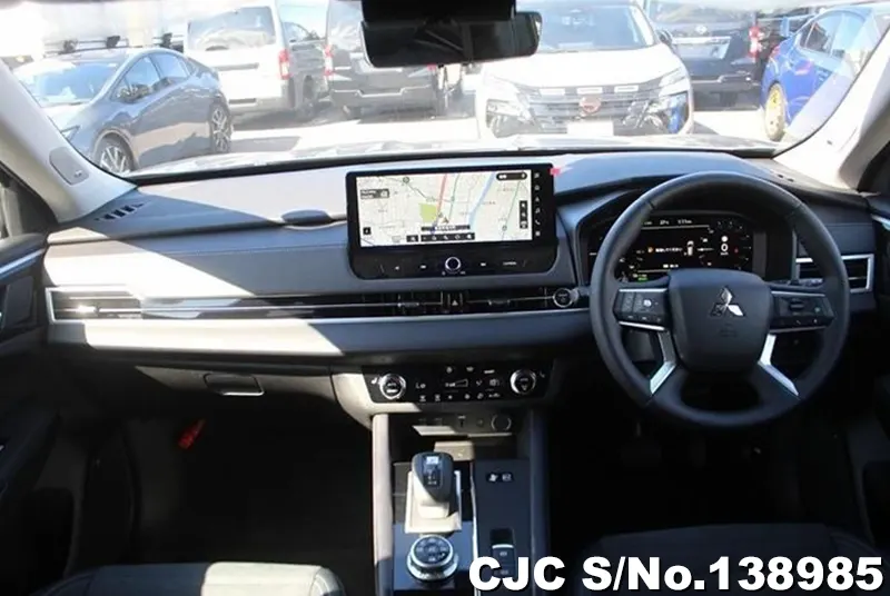 Mitsubishi Outlander in Gray for Sale Image 6