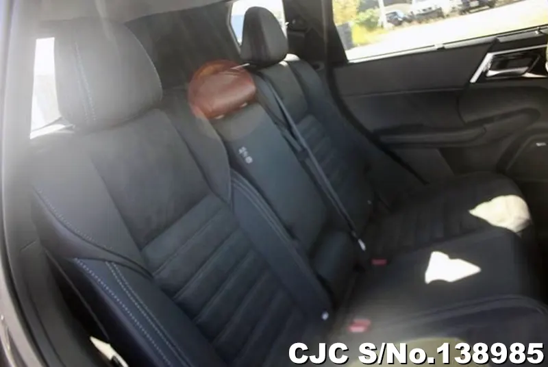 Mitsubishi Outlander in Gray for Sale Image 8