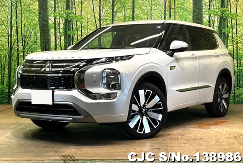 Mitsubishi Outlander in Pearl for Sale Image 2