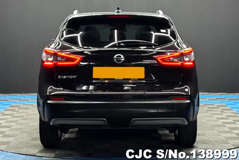 Nissan Qashqai in Black for Sale Image 5