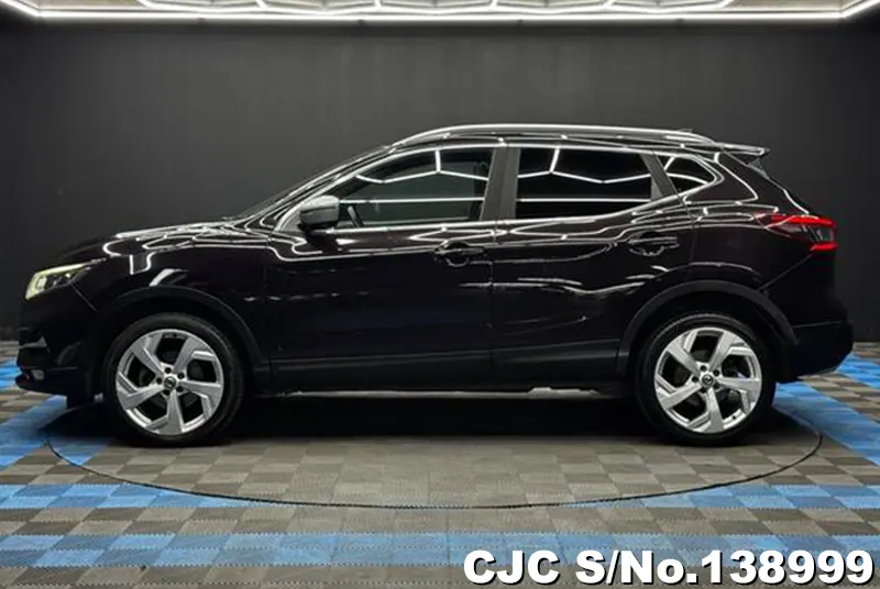 Nissan Qashqai in Black for Sale Image 7