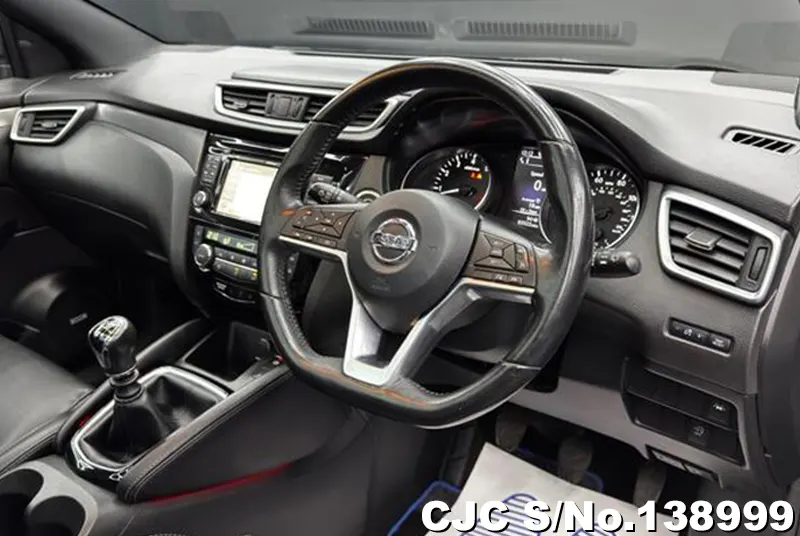 Nissan Qashqai in Black for Sale Image 10
