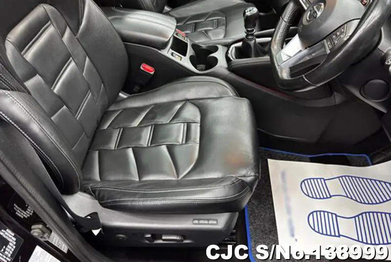 Nissan Qashqai in Black for Sale Image 12