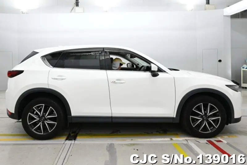 Mazda CX-5 in White Pearl for Sale Image 6