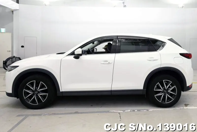 Mazda CX-5 in White Pearl for Sale Image 7