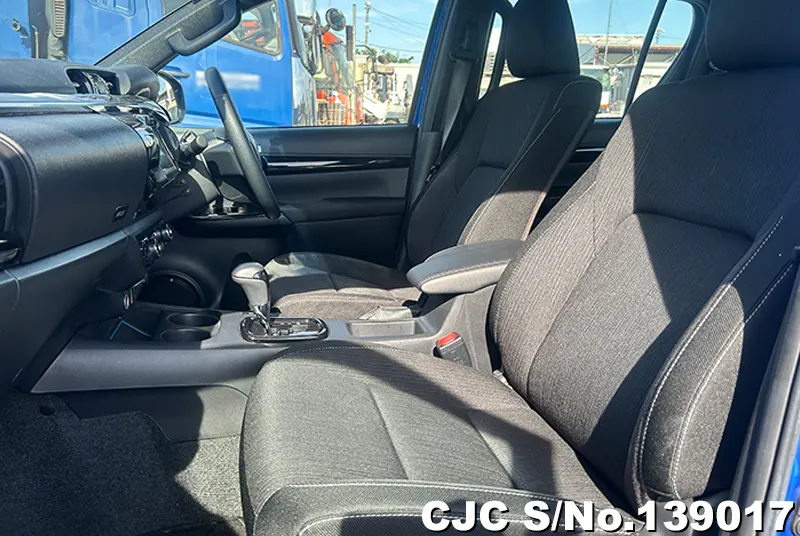 Toyota Hilux in Blue for Sale Image 9
