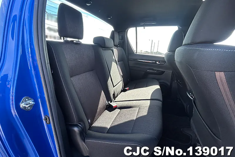 Toyota Hilux in Blue for Sale Image 10