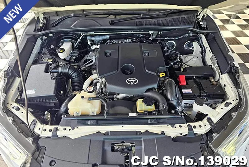 Toyota Hilux in White for Sale Image 13