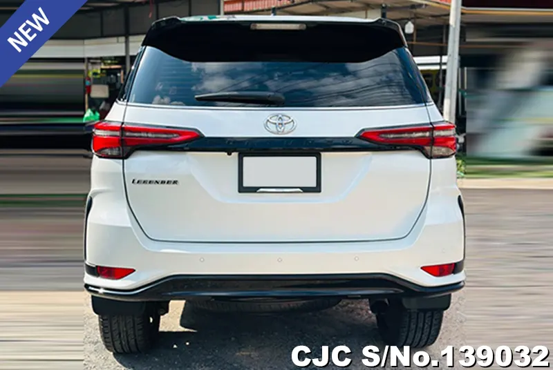 Toyota Fortuner in White for Sale Image 3