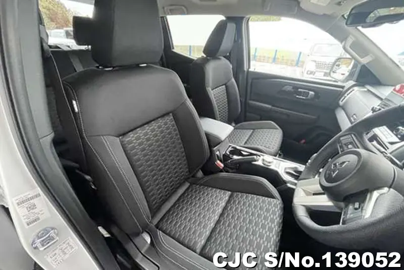 Mitsubishi Triton in White for Sale Image 10