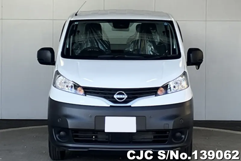 Nissan NV200 in White for Sale Image 3