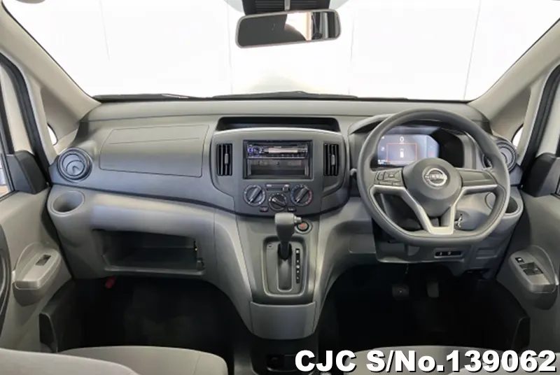 Nissan NV200 in White for Sale Image 6