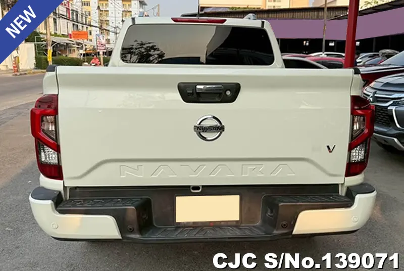 Nissan Navara in White for Sale Image 4