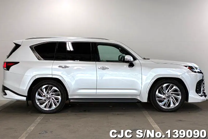 Lexus LX 600 in Pearl for Sale Image 5