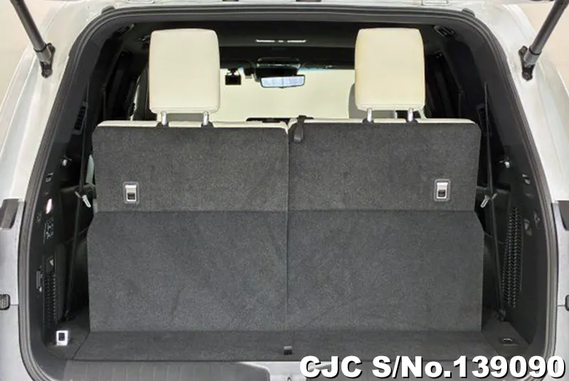 Lexus LX 600 in Pearl for Sale Image 7
