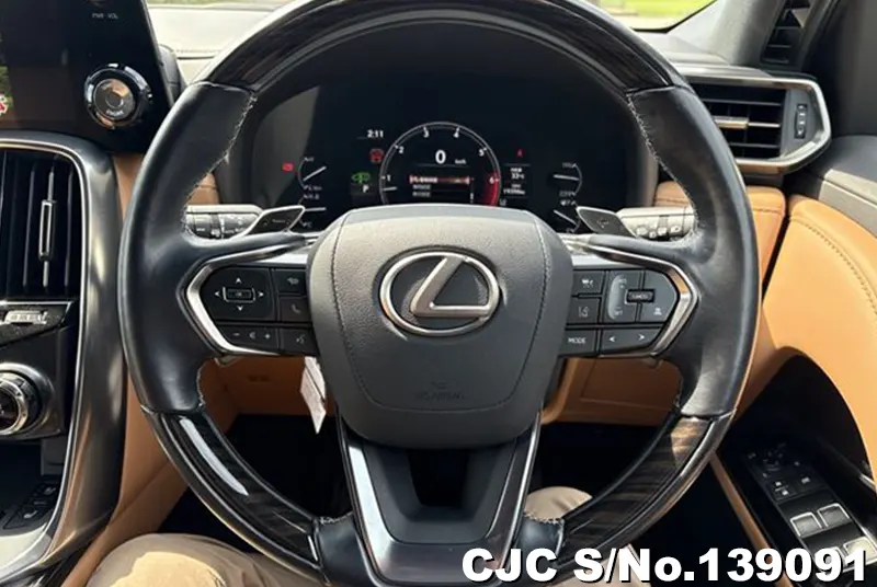 Lexus LX 600 in Pearl for Sale Image 10