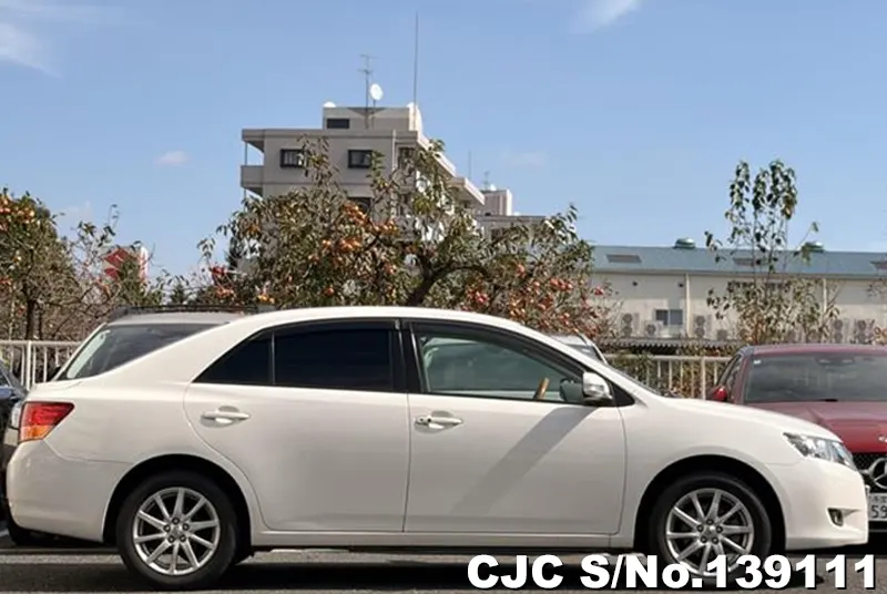 Toyota Allion in White for Sale Image 4