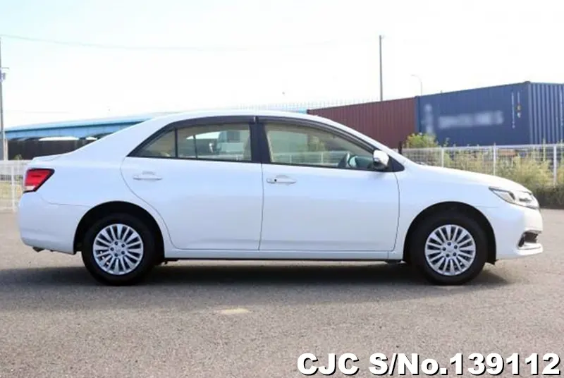 Toyota Allion in White for Sale Image 6