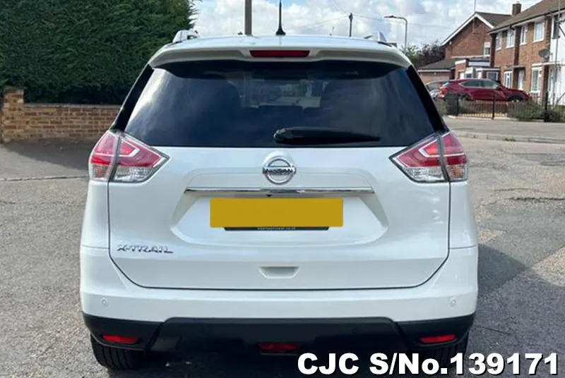 Nissan X-Trail in White for Sale Image 5