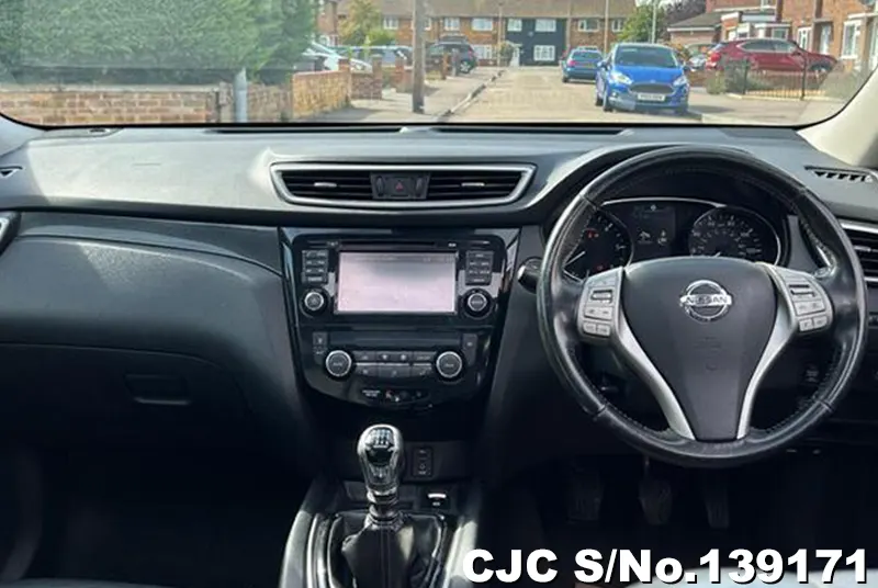 Nissan X-Trail in White for Sale Image 9