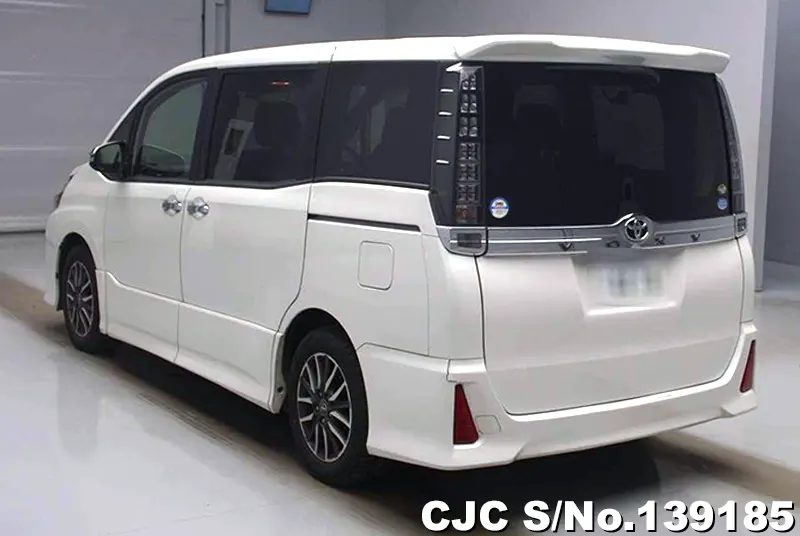 Toyota Voxy in White for Sale Image 1