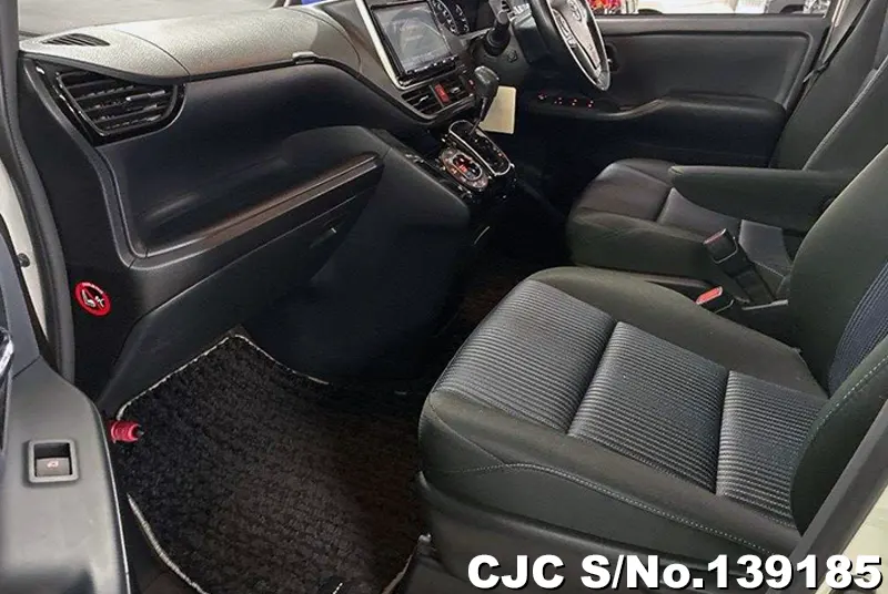 Toyota Voxy in White for Sale Image 7