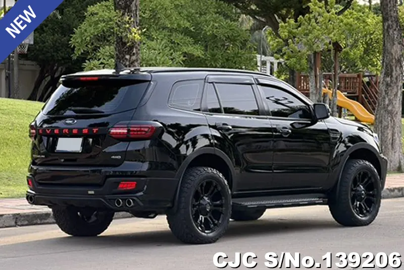 Ford Everest in Black for Sale Image 2
