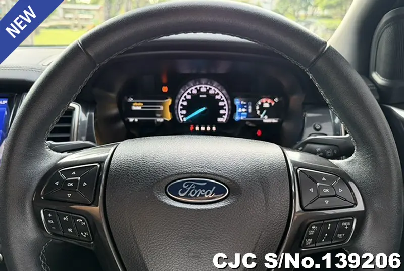 Ford Everest in Black for Sale Image 11