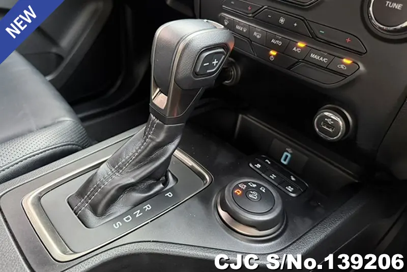 Ford Everest in Black for Sale Image 13