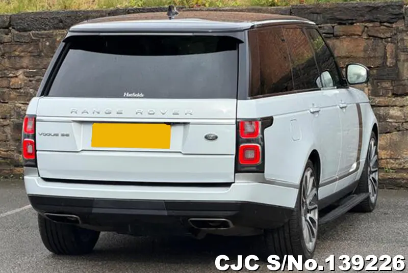 Land Rover Range Rover in White for Sale Image 1