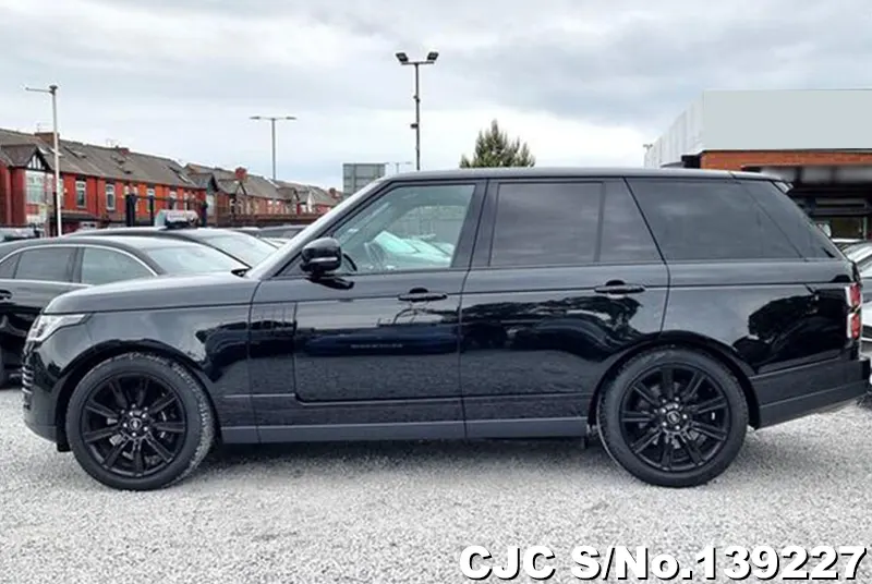 Land Rover Range Rover in Black for Sale Image 7