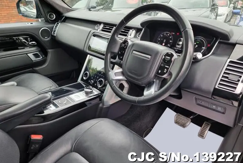 Land Rover Range Rover in Black for Sale Image 10