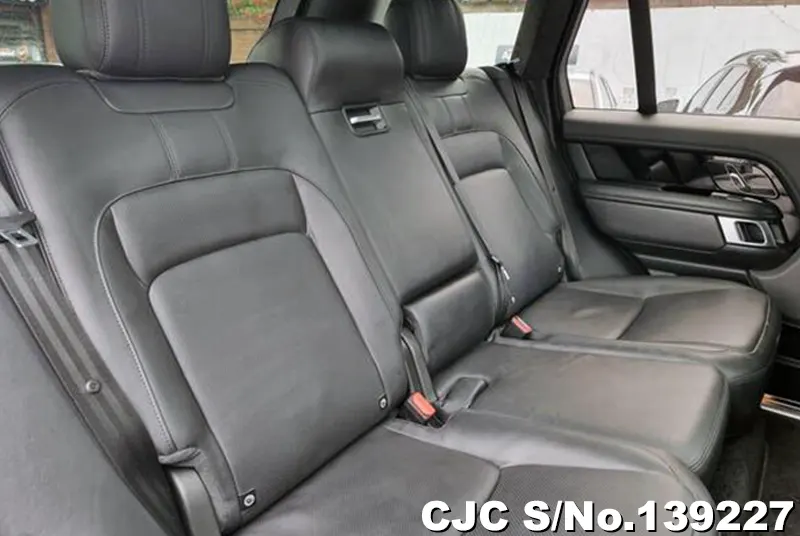 Land Rover Range Rover in Black for Sale Image 13