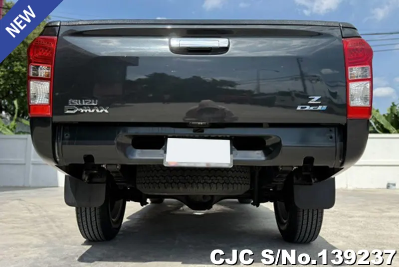 Isuzu D-Max in Black for Sale Image 4