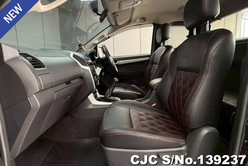 Isuzu D-Max in Black for Sale Image 9