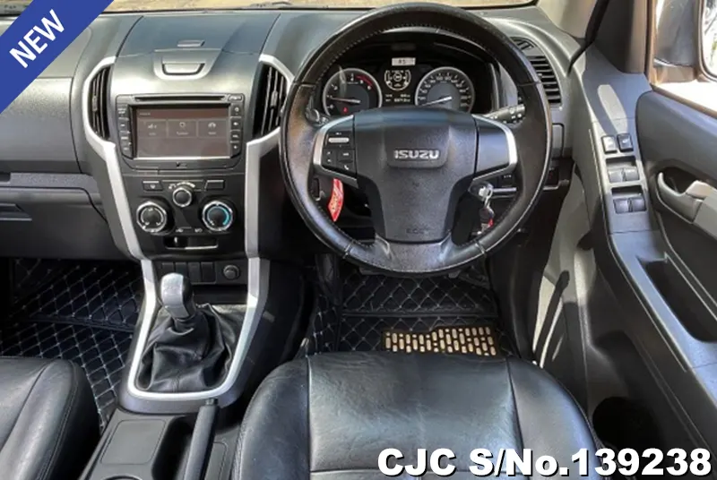 Isuzu D-Max in Black for Sale Image 5