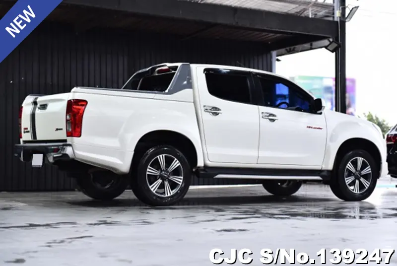 Isuzu D-Max in White for Sale Image 1