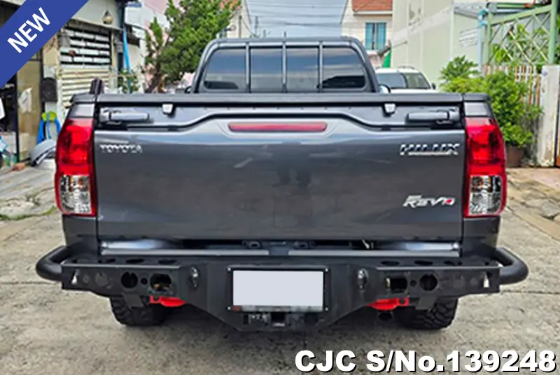 Toyota Hilux in Gray for Sale Image 5