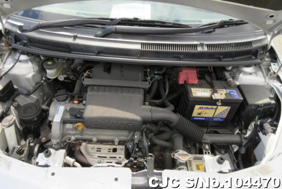 Toyota Belta in Silver for Sale Image 17